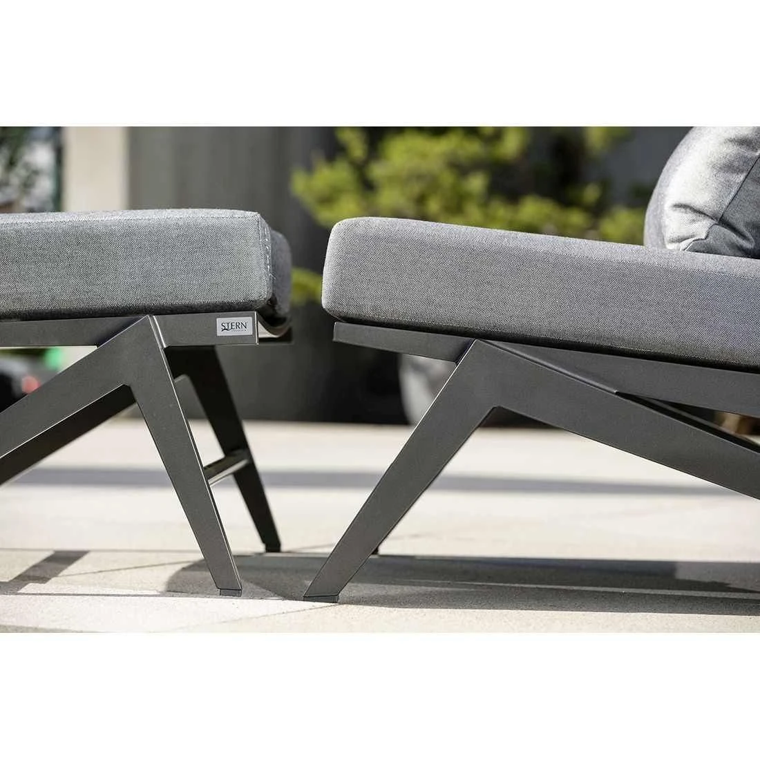 Stern Jackie Loungehocker Aluminium Inklusive Kissen Anthrazit/Seidengrau 6 Stern Jackie Loungehocker Aluminium Inklusive Kissen Anthrazit/Seidengrau – Bild 4