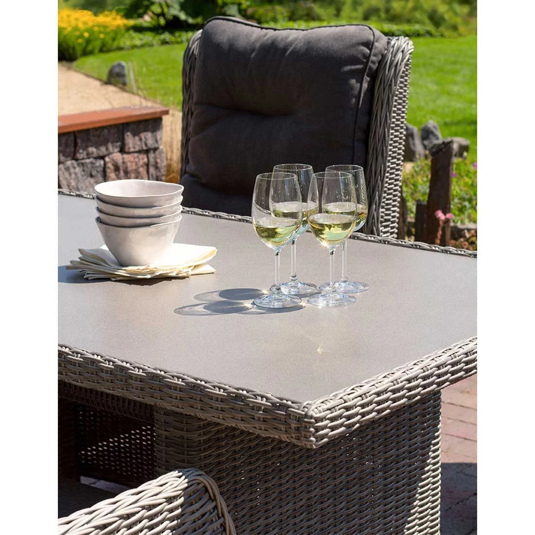 DeVries Salou Gartentisch Aluminium/Spraystone Old White/Grau 5 DeVries Salou Gartentisch Aluminium/Spraystone Old White/Grau – Bild 3