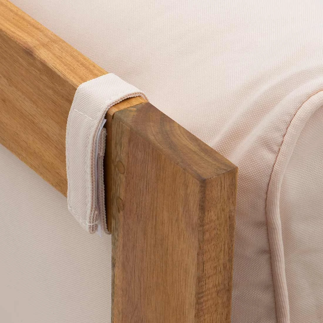 OUTLIV. Santa Cruz Loungesessel Akazie/Polyester Natur/Ecru 11 OUTLIV. Santa Cruz Loungesessel Akazie/Polyester Natur/Ecru – Bild 9