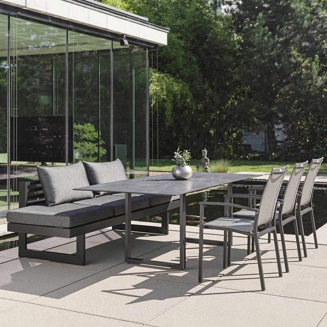 Stern Evoee Gartenmöbelset 5-tlg. Mit Tisch 200x100cm Schwarz Matt/Leinen Grau 3 Stern Evoee Gartenmöbelset 5-tlg. Mit Tisch 200x100cm Schwarz Matt/Leinen Grau