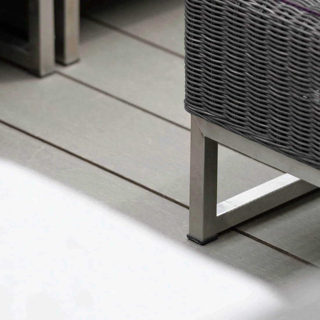 Stern Fontana Hocker Edelstahl/Geflecht Basaltgrau/Seidengrau 4 Stern Fontana Hocker Edelstahl/Geflecht Basaltgrau/Seidengrau – Bild 2