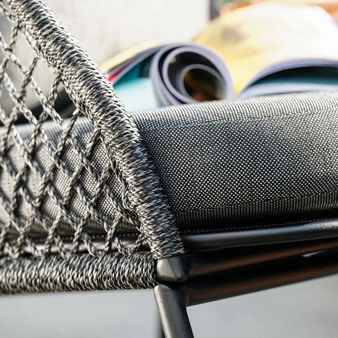 Stern Odea Schaukelsessel Aluminium/Rope Schwarz Matt/Pepper 6 Stern Odea Schaukelsessel Aluminium/Rope Schwarz Matt/Pepper – Bild 4