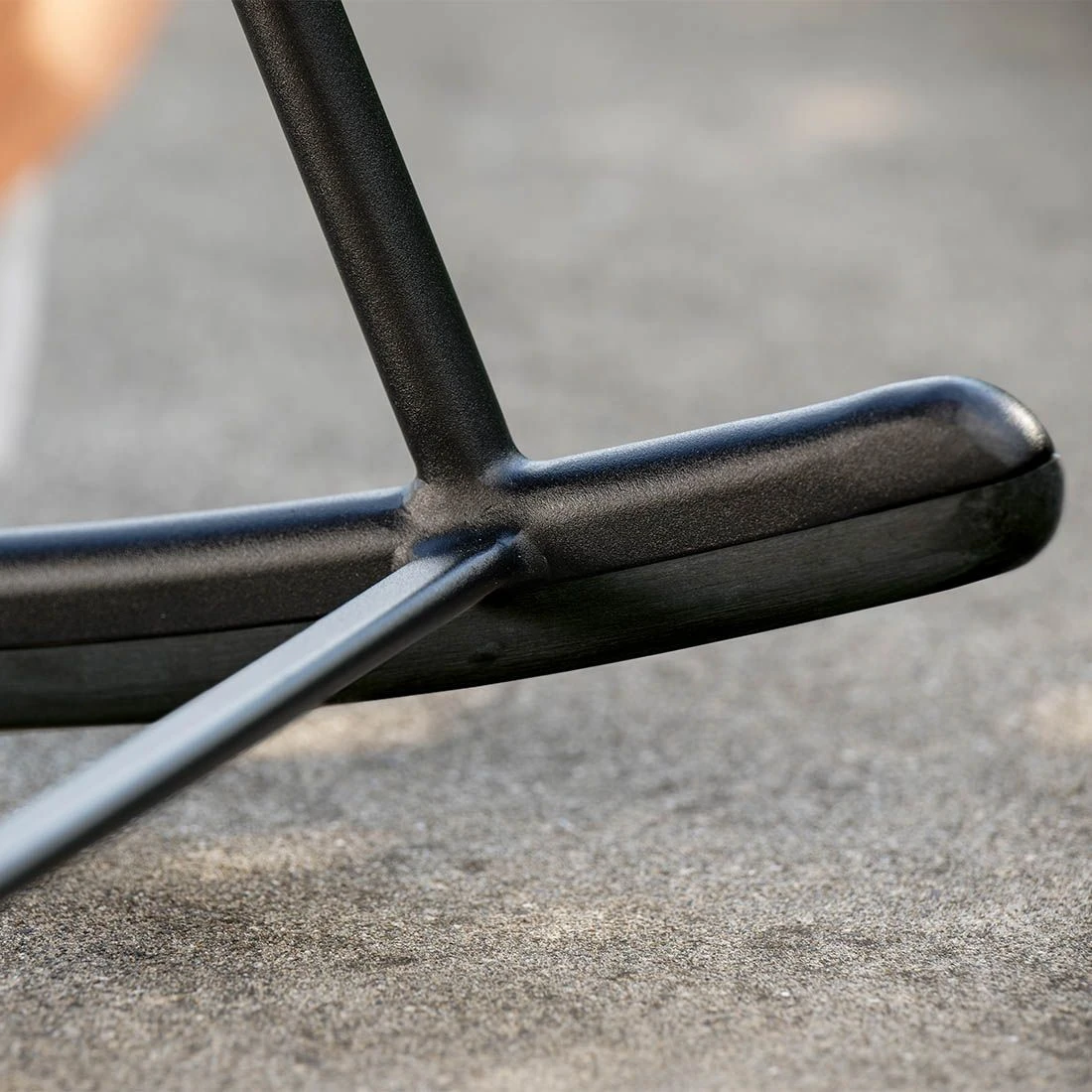 Stern Odea Schaukelsessel Aluminium/Rope Schwarz Matt/Pepper 7 Stern Odea Schaukelsessel Aluminium/Rope Schwarz Matt/Pepper – Bild 5