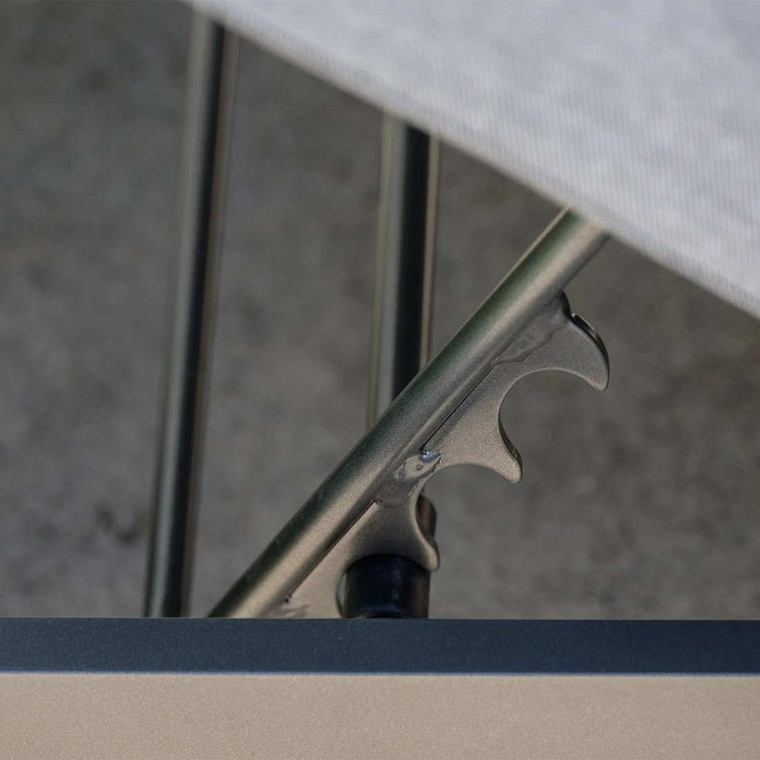 Stern Viggo Loungeset 2-tlg. Aluminium/Textilene Anthrazit/Seidengrau 6 Stern Viggo Loungeset 2-tlg. Aluminium/Textilene Anthrazit/Seidengrau – Bild 4